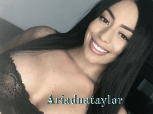 ariadnataylor Belles Femmes