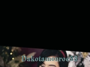 Dakotamonroe33