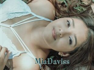 MiaDaviss