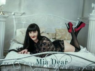 Mia_Dear_