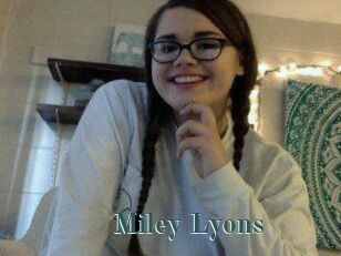 Miley_Lyons