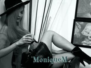 MoniqueM