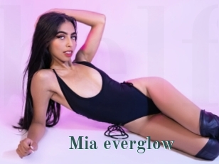 Mia_everglow