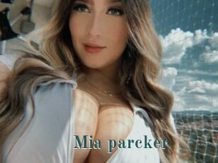 Mia_parcker