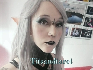 Titsandtarot